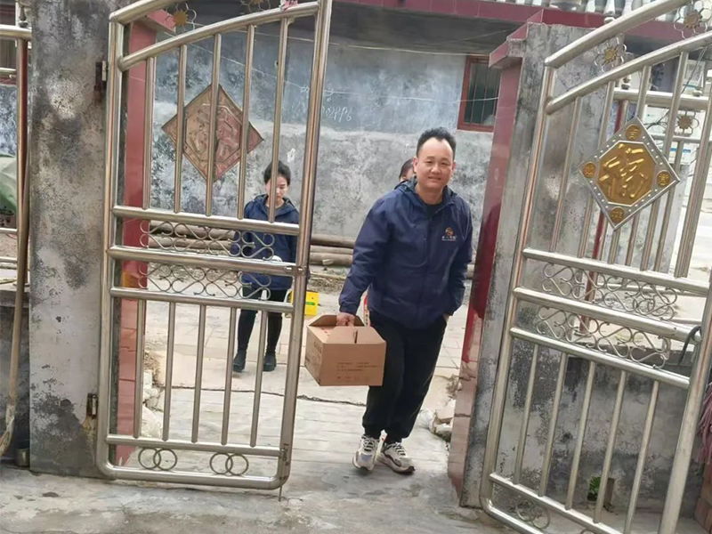 慰问关怀 | 卓一牧业工会慰问周边困难家庭